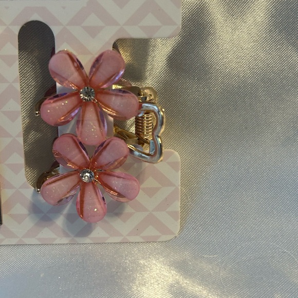 Pink Floral and Star Hair Clip Set for Kids - Picture 2 of 3